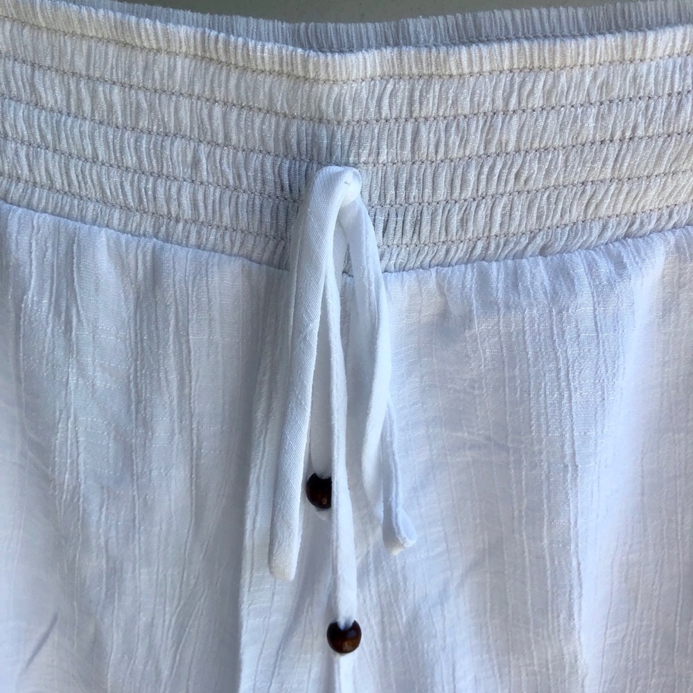 Lined Linen Shorts - Picture 3 of 10
